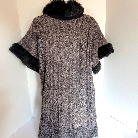 Wool Kable-Knit Reglan Short Sleeves Faux Fur Trim Long Sweater Pullover - Picture 9 of 13